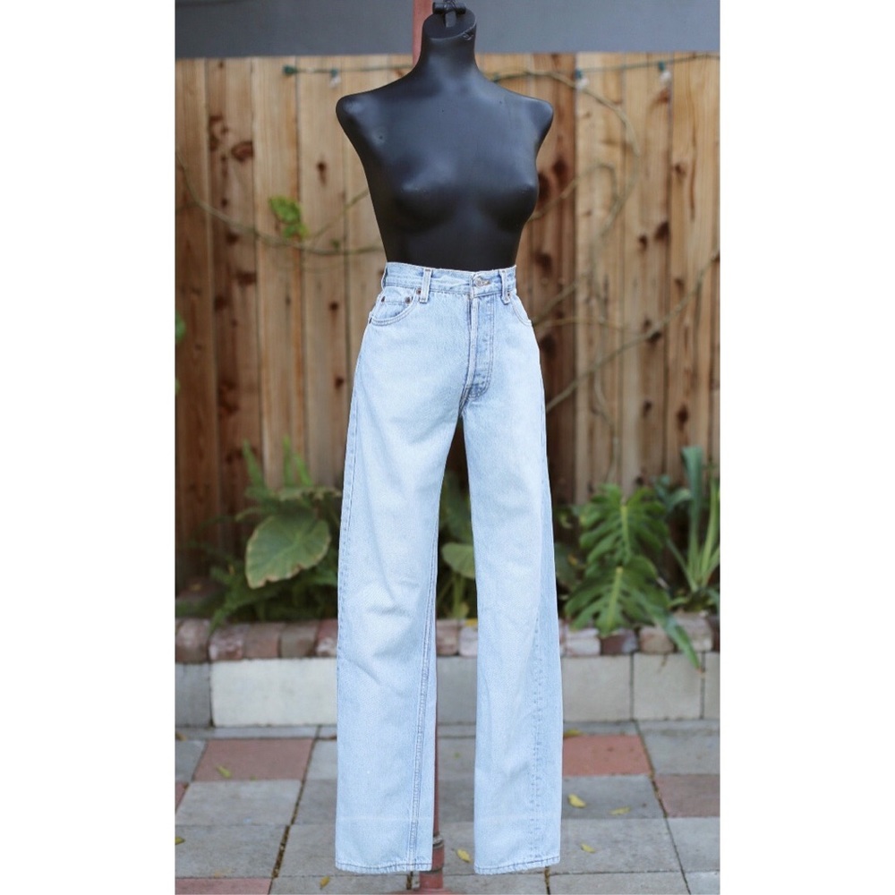 Vintage 501 Light Wash Levi’s W28 L34